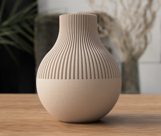 Einige Japandi Vasen