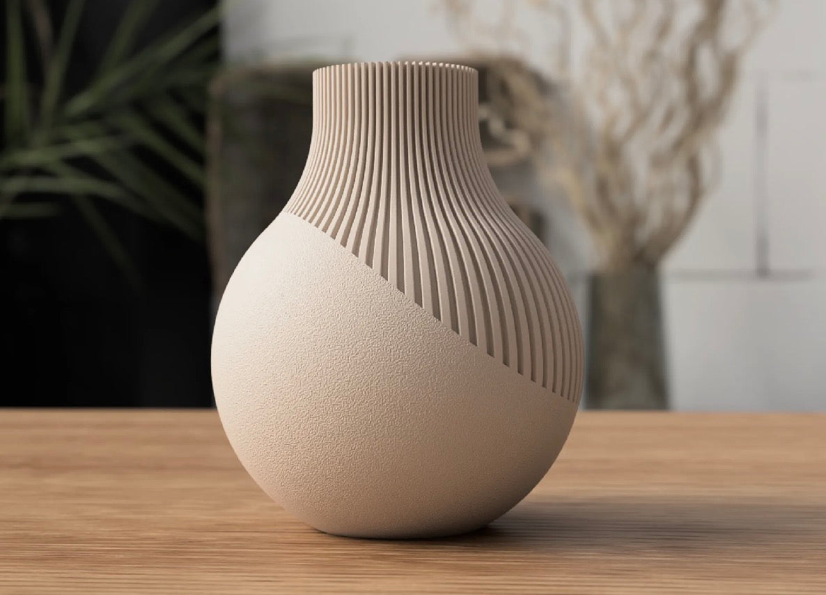 Einige Japandi Vasen