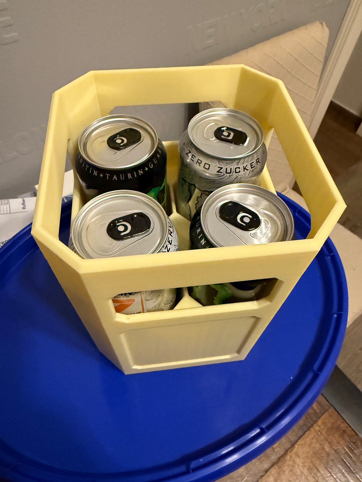 Kiste für Energydosen oder Bierflaschen